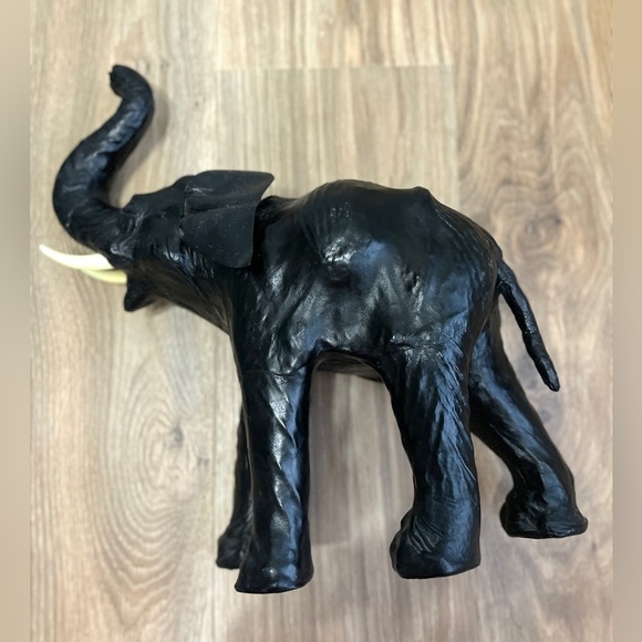 Vintage Leather-Clad Large & Small Black Lucky Upturned Trunk Elephant Set - Picture 6 of 16